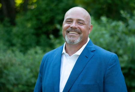Neil Thompson, VP, Digital, HMSHost | Transportation Review